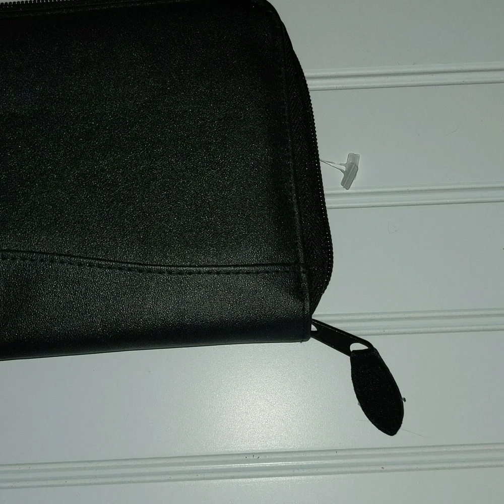 Zip Around Travel Organizer Wallet - Picture 4 of 10
